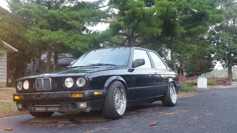 1989 BMW 325is 3
