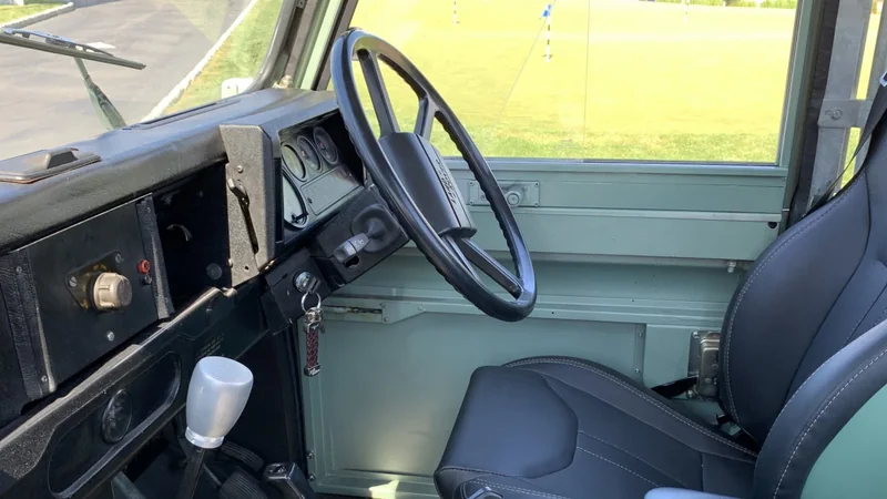 1986 Land Rover Defender 110 5