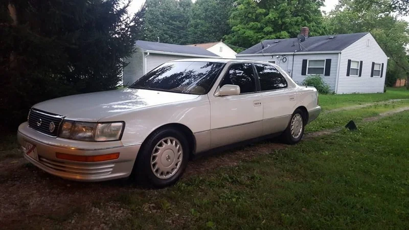 1990 Lexus LS400 12