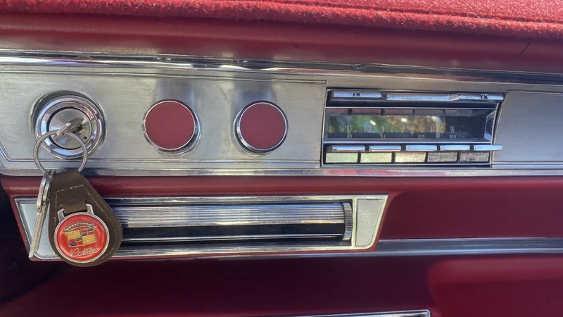 1966 Cadillac DeVille 3