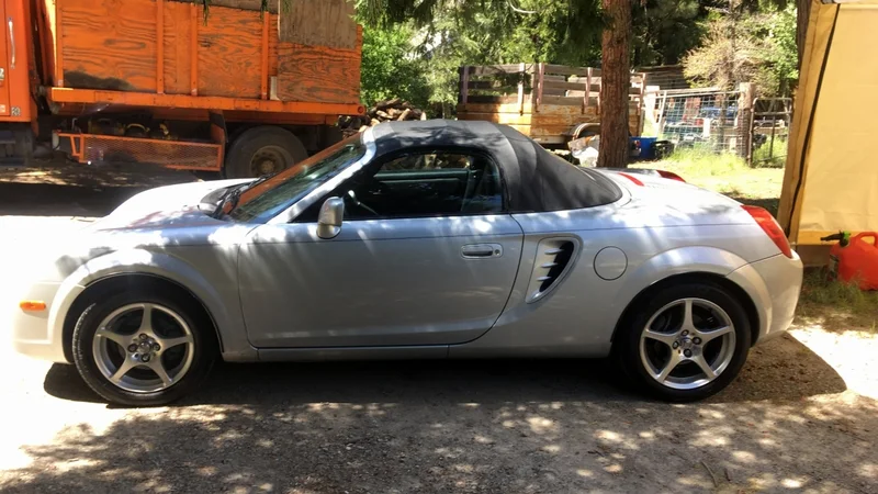 2003 Toyota MR2 Spyder 2