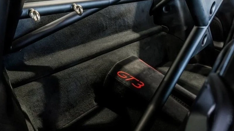 2015 Porsche 911 GT3 10
