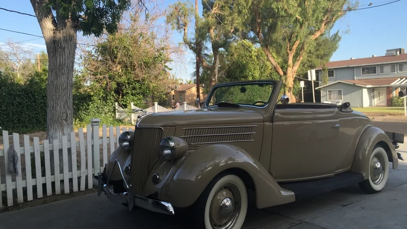 1936 Ford Deluxe 2
