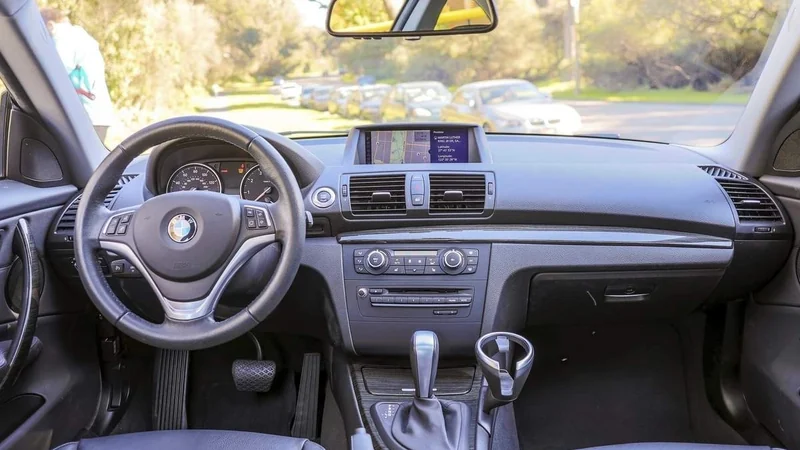 2013 BMW 128i 7
