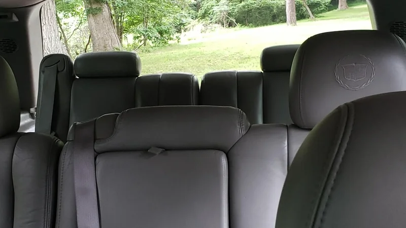2004 Cadillac Escalade 9