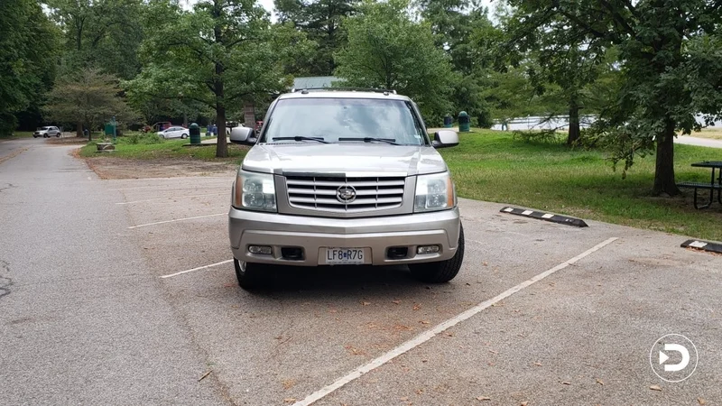 2004 Cadillac Escalade 2