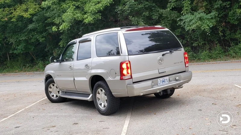 2004 Cadillac Escalade 4