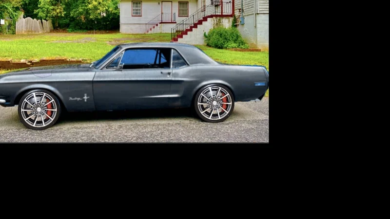 1967 Ford Mustang 2