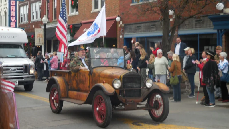 1927 Ford Model T (Truck) 3