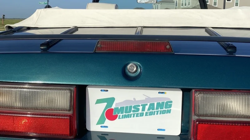 1990 Ford Mustang 5