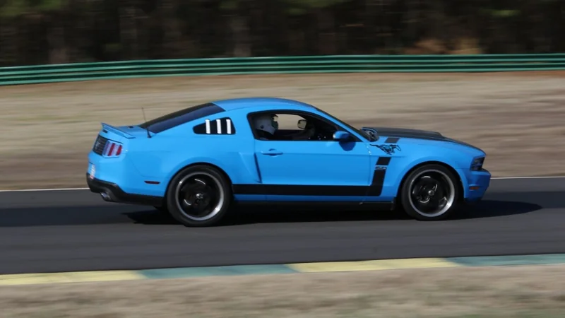 2011 Ford Mustang 2