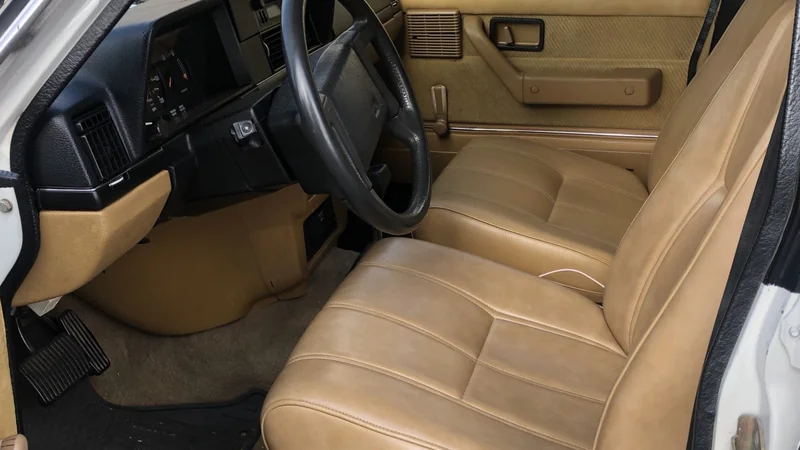 1988 Volvo 240DL 5