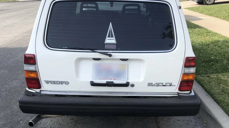 1988 Volvo 240DL 10