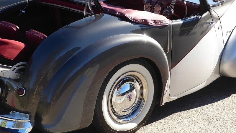 1947 Triumph 1800 roadster 4