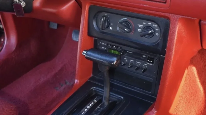 1990 Ford Mustang 3