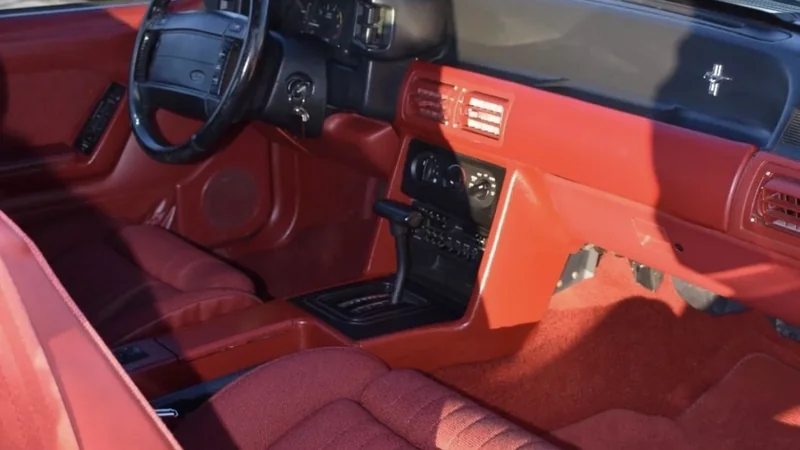 1990 Ford Mustang 4