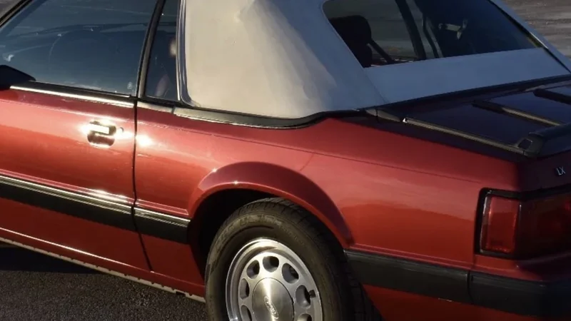 1990 Ford Mustang 6