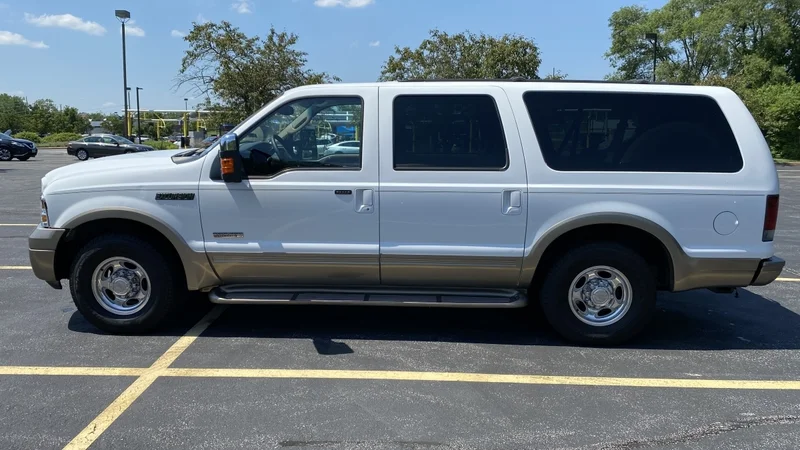 2005 Ford Excursion 2