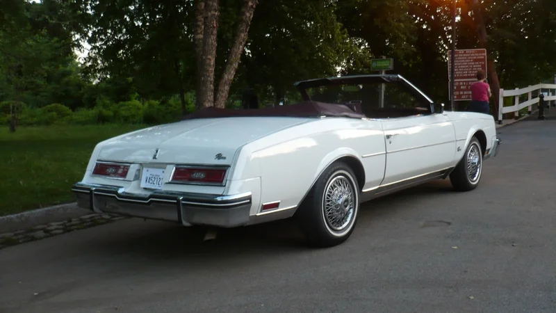 1983 Buick Riviera 3
