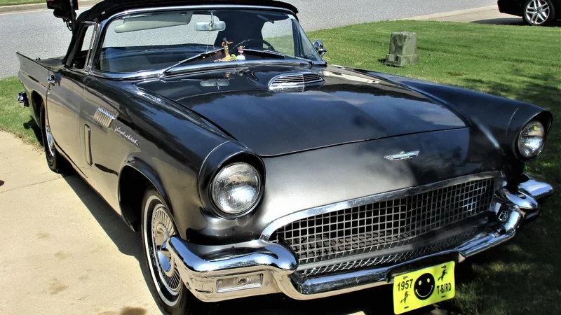 1957 Ford Thunderbird 2