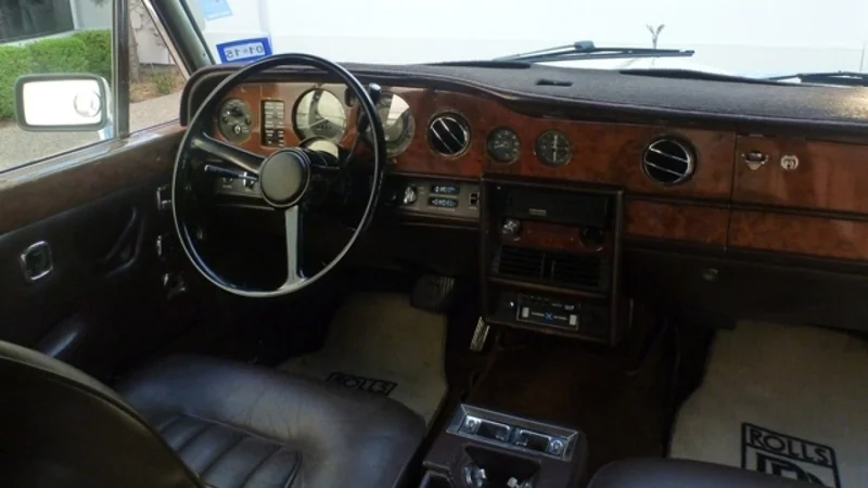 1977 Rolls-Royce Silver Wraith II 9