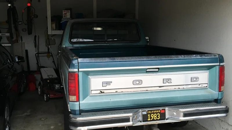 1983 Ford F-250 3
