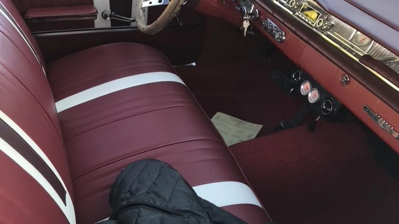 1961 Pontiac Bonneville 3