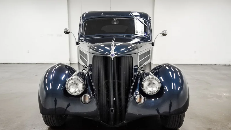 1936 Ford Model 68 6
