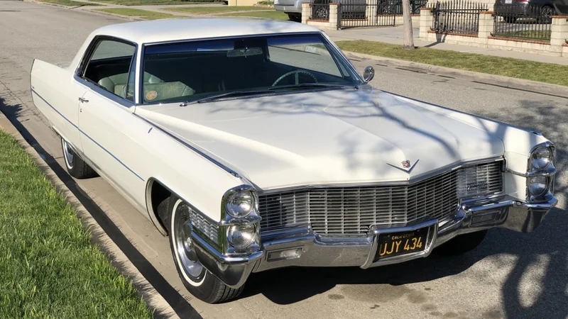 1965 Cadillac Coupe DeVille 2