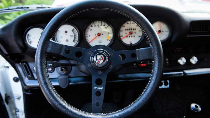 1983 Porsche 911 Martini 3
