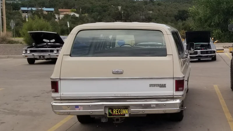 1973 Chevrolet Suburban 4