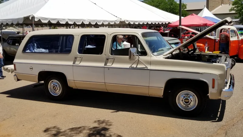 1973 Chevrolet Suburban 5