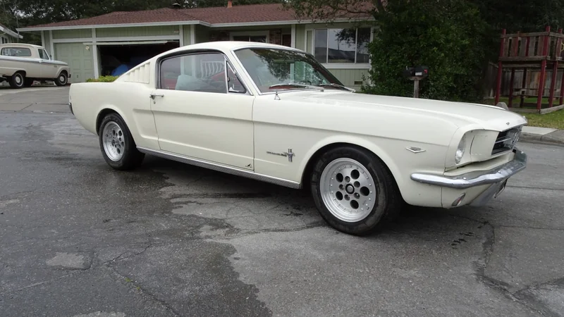 1965 Ford Mustang 2