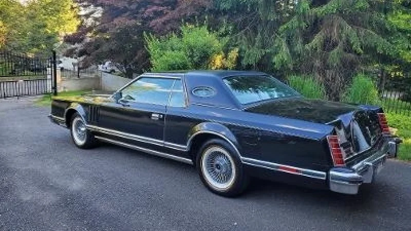1979 Lincoln Continental Mk V 2