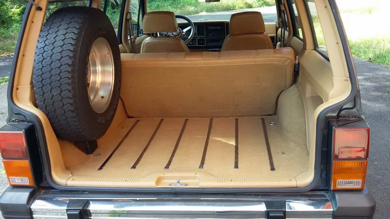 1988 Jeep Cherokee  8