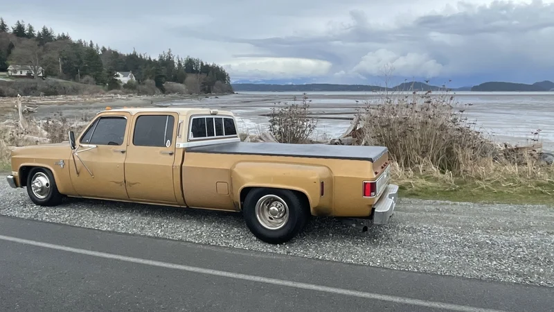 1984 Chevrolet C30 2