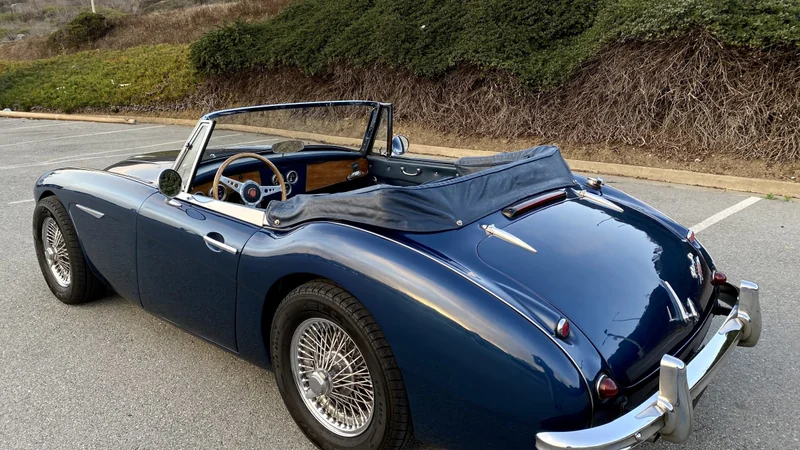1963 Austin-Healey 3000 2