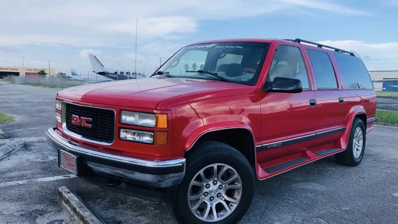 1995 GMC Suburban 2