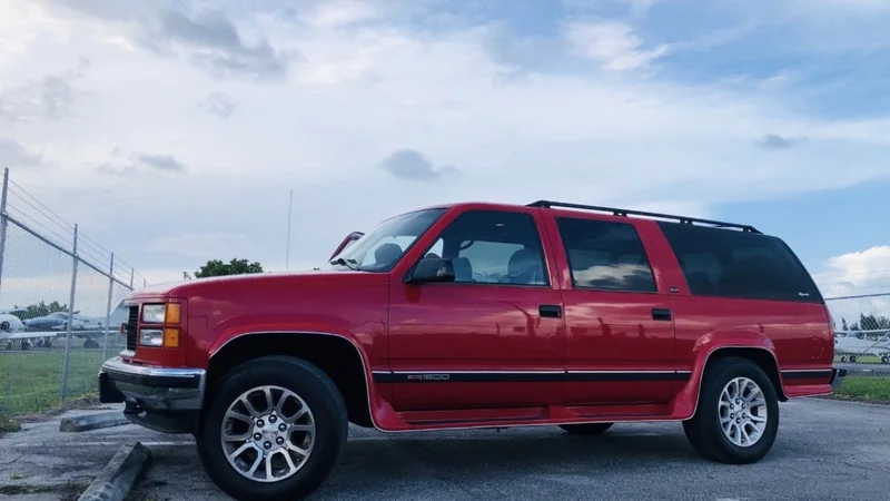 1995 GMC Suburban 3