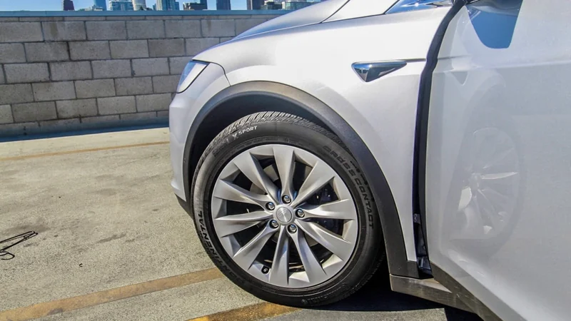 2017 Tesla Model X (Truck) 6