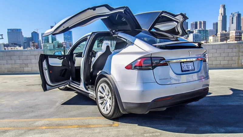 2017 Tesla Model X (Truck) 8