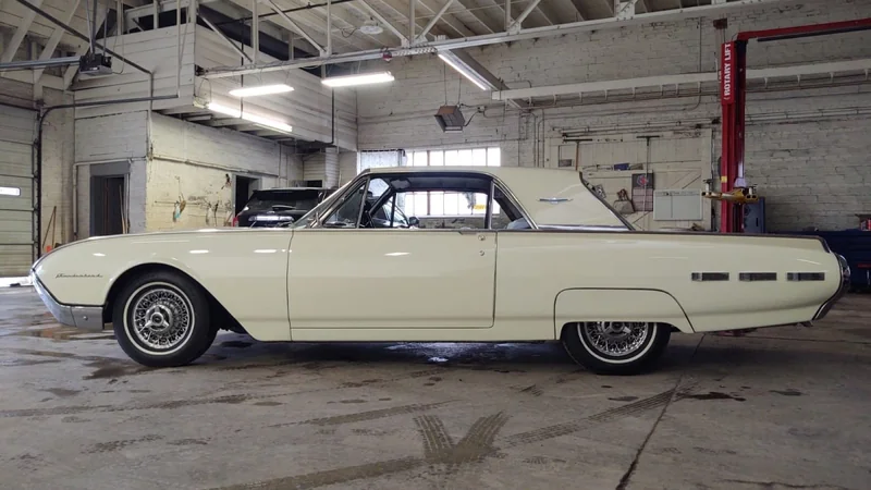 1962 Ford Thunderbird 3