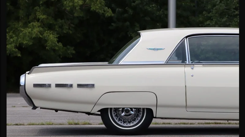 1962 Ford Thunderbird 7