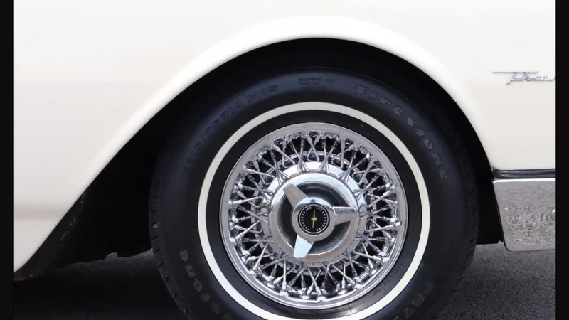 1962 Ford Thunderbird 8