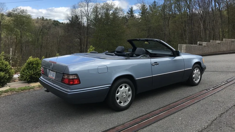 1994 Mercedes-Benz E320 2