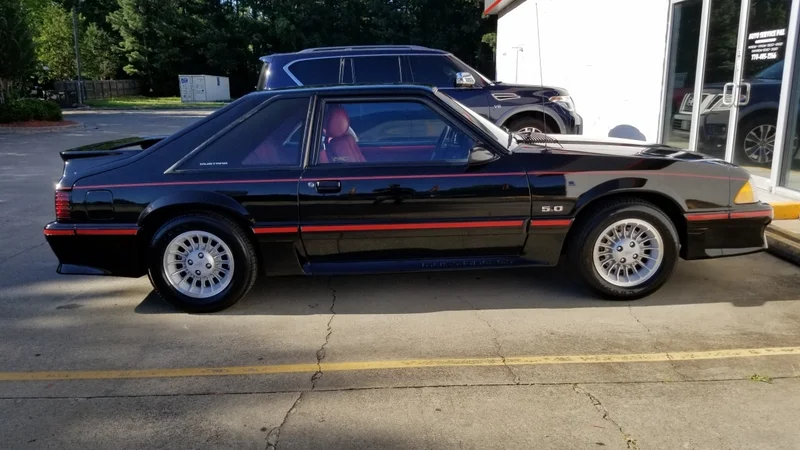 1988 Ford Mustang 4