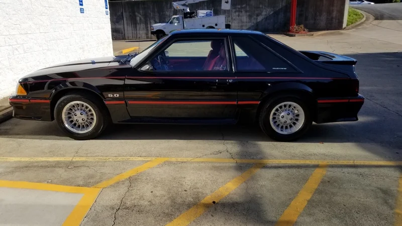 1988 Ford Mustang 9