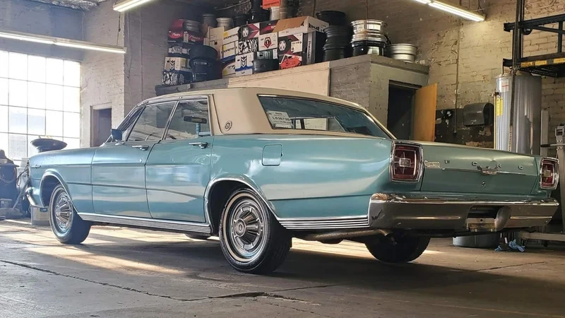 1966 Ford Galaxie 500 2