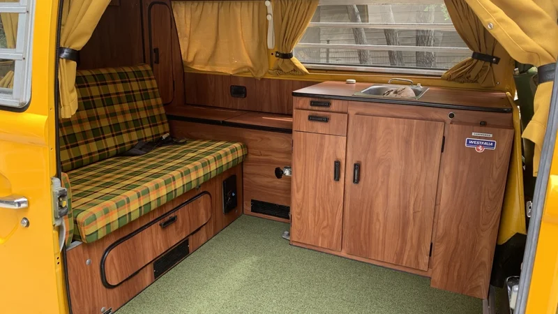 1977 Volkswagen Transporter (Van) 4