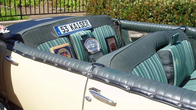 1953 Kaiser Dragon 5